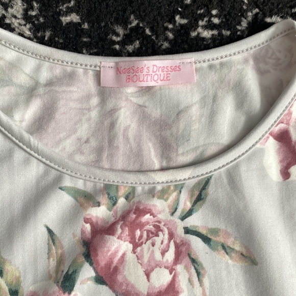 NWOT Floral Neesee’s Midi Dress - Picture 2 of 2